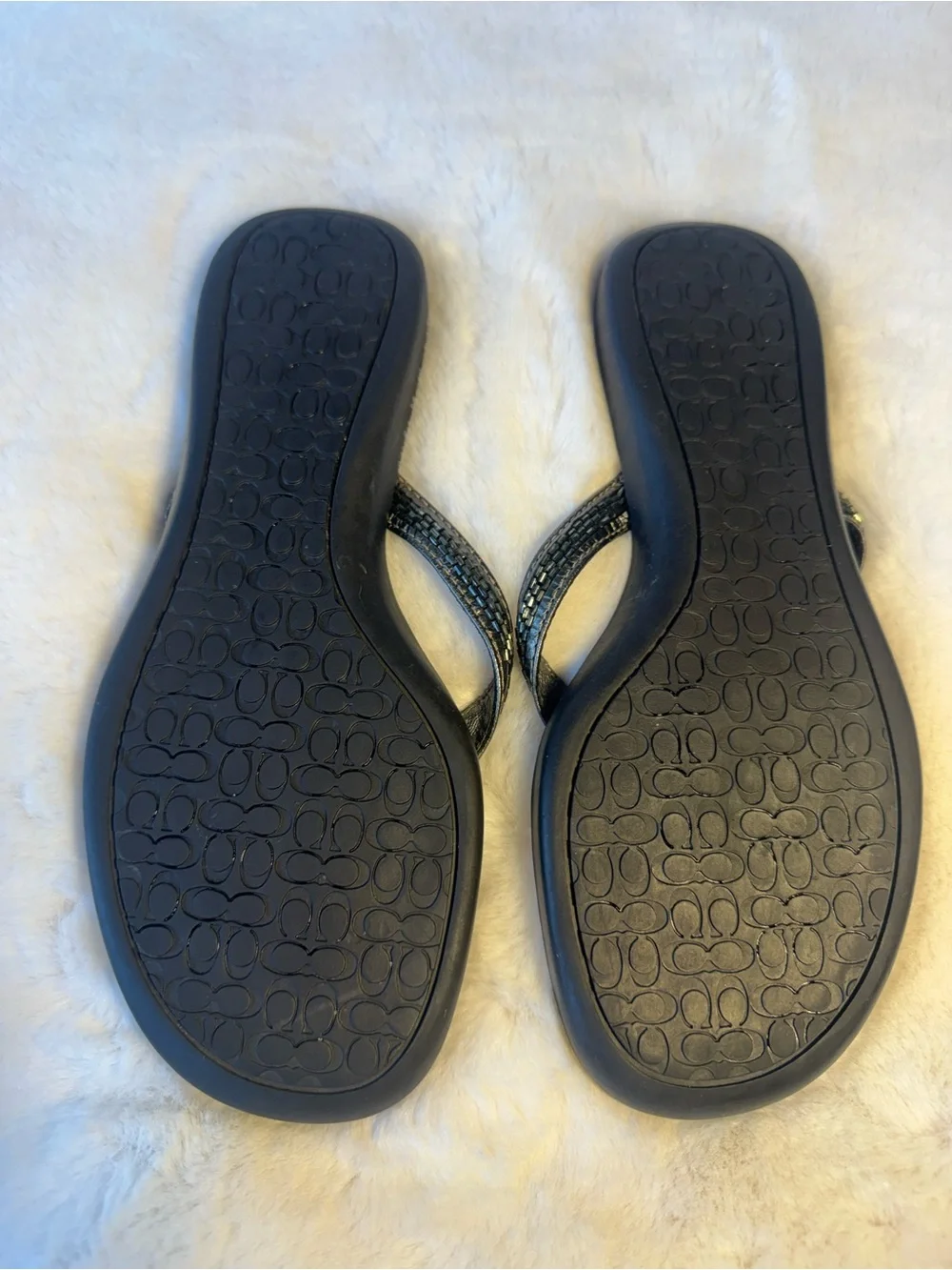 Coach Laurel Tan Signature Footbed with Pewter Metallic Thong Sandals Size 7